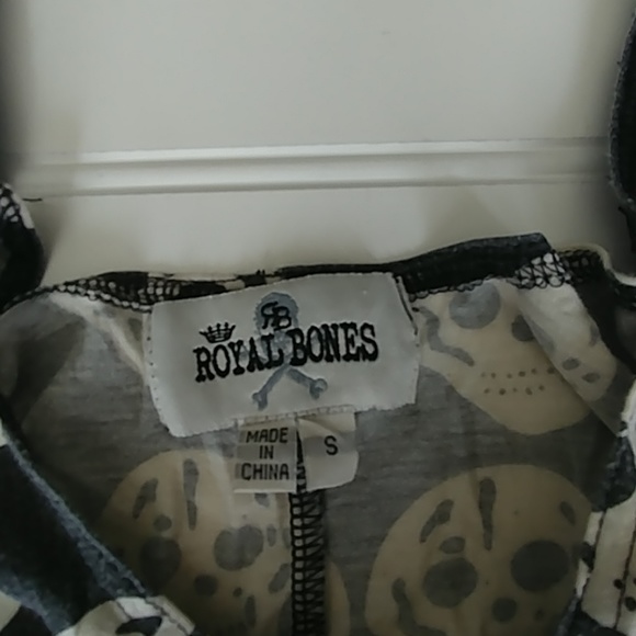 Royal Bones skull tank - Picture 3 of 3